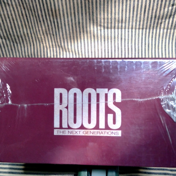 ROOTS: The Next Generation VHS Boxed Set (7 tapes). - Picture 8 of 10